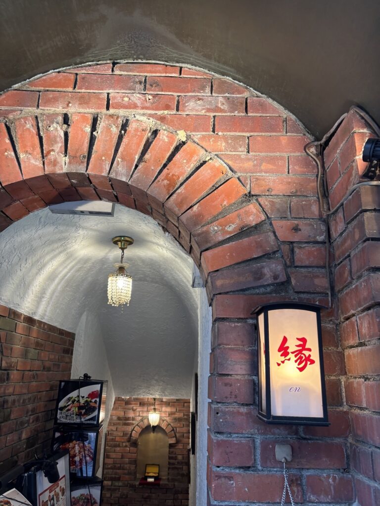 大阪難波にある本格中華・上海料理「縁」の外観２